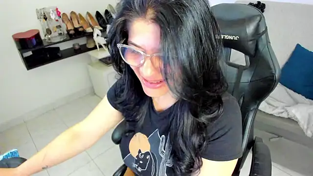 BellaFlaming online show from March 10, 2026, 10:42 am