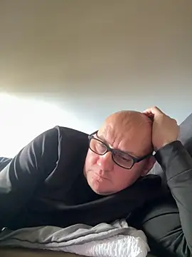 vanjbi45 online show from October 27, 2025, 11:47 am