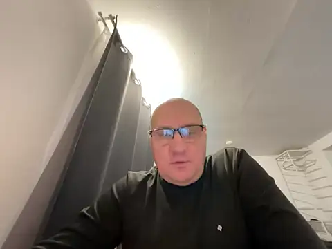 vanjbi45 online show from February 5, 2026, 6:40 am