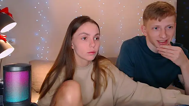 Snapshot of juliaanddima chatting on February 9, 2025, 10:00 pm juliaanddima online show from February 9, 2025, 10:00 pm