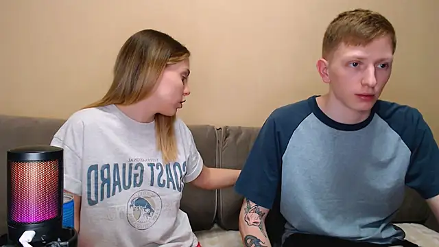 juliaanddima online show from March 13, 2026, 9:21 pm