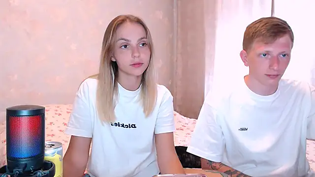 juliaanddima online show from July 13, 2026, 8:06 am