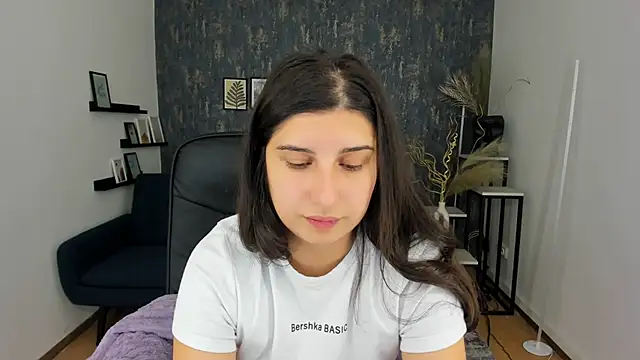 Linda EX online show from December 2, 2024, 7:47 am