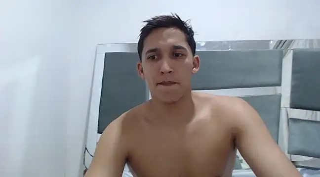 Snapshot of angel_sensual95 chatting on December 31, 2024, 7:53 am angel sensual95 online show from December 31, 2024, 7:53 am