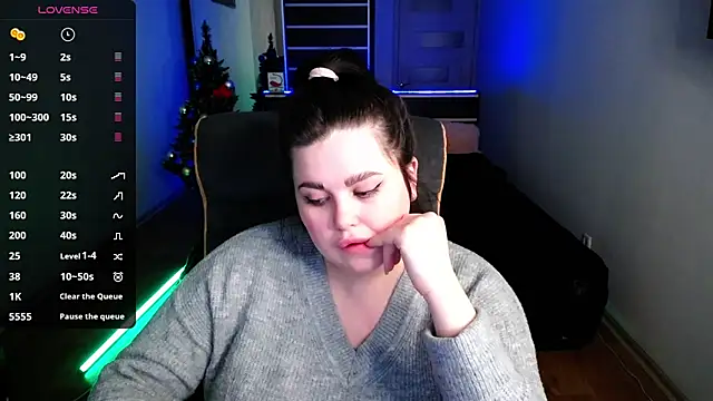 Emily Mo online show from December 19, 2024, 6:12 am