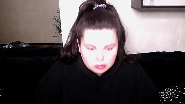 Emily Mo online show from October 10, 2025, 5:28 am