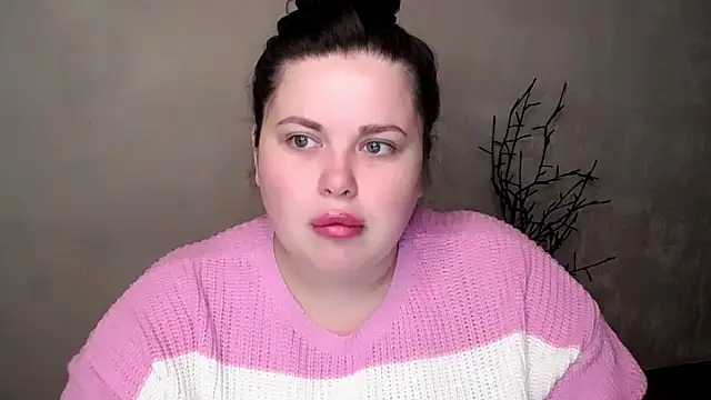 Emily Mo online show from November 15, 2025, 5:38 am