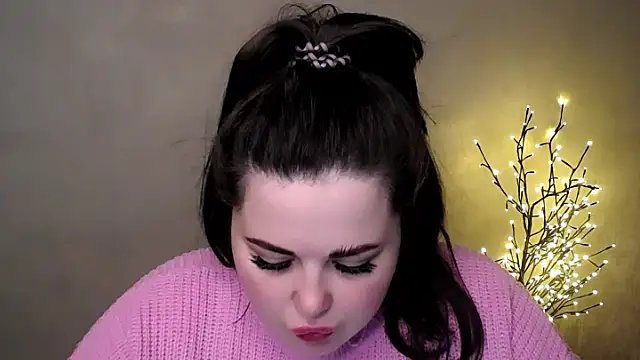 Emily Mo online show from November 18, 2025, 6:29 am