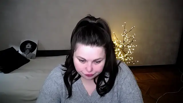 Emily Mo online show from April 9, 2026, 6:19 am