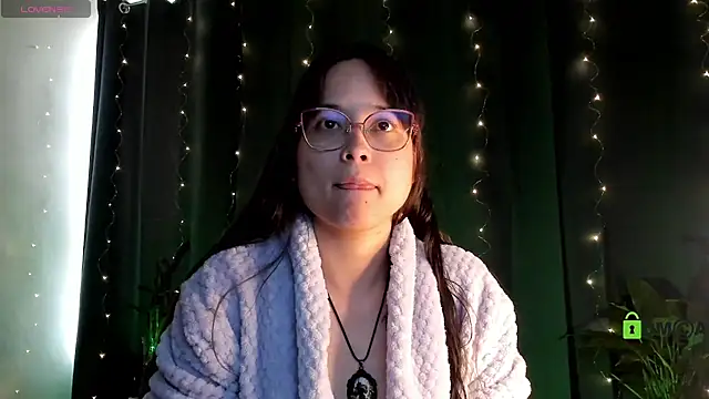 Snapshot of shantalc3rezo chatting on February 22, 2025, 9:15 pm shantalc3rezo online show from February 22, 2025, 9:15 pm