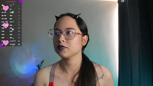 Snapshot of shantalc3rezo chatting on October 10, 2025, 7:24 pm shantalc3rezo online show from October 10, 2025, 7:24 pm