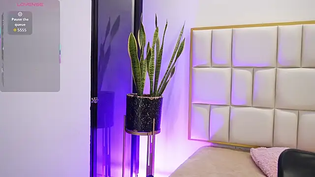 Anais aradia online show from January 8, 2026, 5:21 am