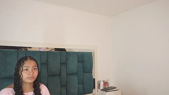 Snapshot of Anais_aradia chatting on July 2, 2026, 7:14 am Anais aradia online show from July 2, 2026, 7:14 am