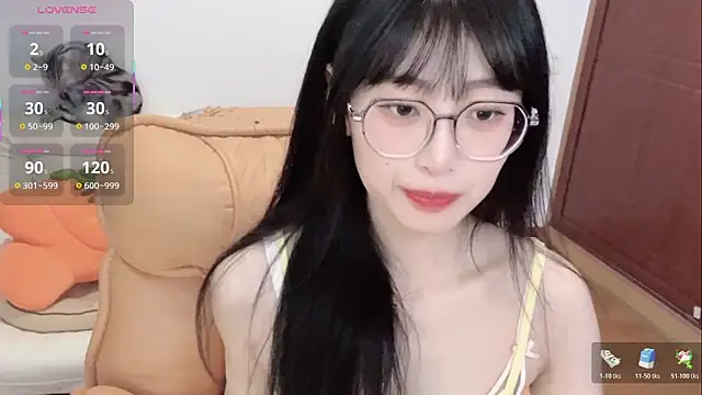 4uoki online show from November 27, 2025, 5:37 pm