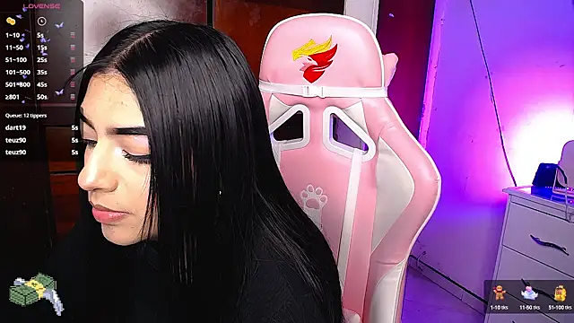 Snapshot of eva_six chatting on December 19, 2024, 10:53 pm eva six online show from December 19, 2024, 10:53 pm