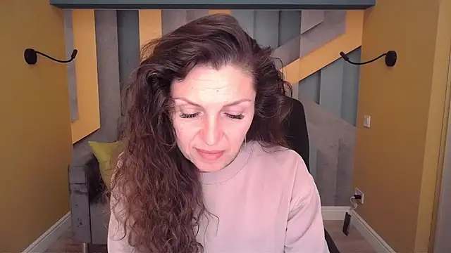 EllaLong online show from March 14, 2026, 12:32 pm