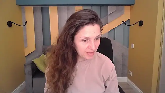 EllaLong online show from March 25, 2026, 12:33 pm