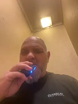 Snapshot of mrscum4u chatting on December 6, 2024, 2:13 am mrscum4u online show from December 6, 2024, 2:13 am