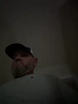 Snapshot of mrscum4u chatting on February 9, 2025, 1:35 pm mrscum4u online show from February 9, 2025, 1:35 pm