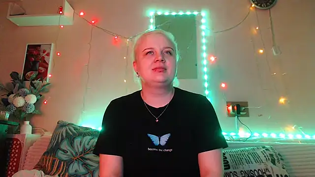 Karolina love  online show from December 22, 2024, 5:10 pm