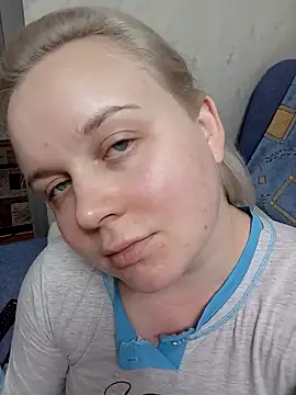 Karolina love  online show from September 17, 2025, 9:38 pm