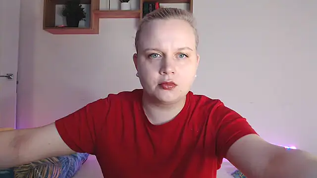 Karolina love  online show from October 11, 2025, 6:50 pm