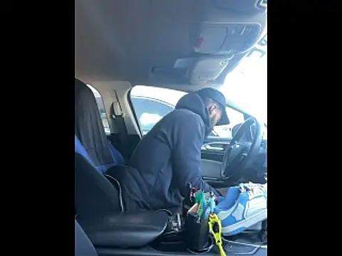 Snapshot of fulsome_change223 chatting on October 21, 2025, 5:24 pm fulsome change223 online show from October 21, 2025, 5:24 pm