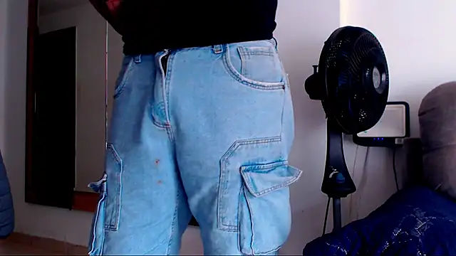 SelfSuck9inchs online show from October 27, 2025, 8:13 pm