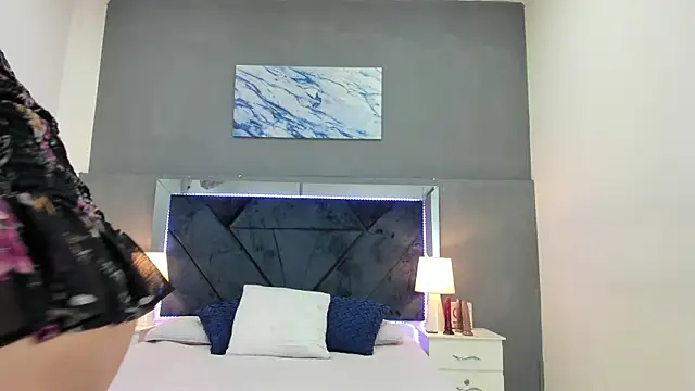 Lauralove 69 online show from January 8, 2026, 9:06 pm