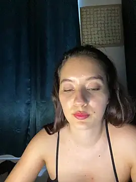 Sarah millerr  online show from May 6, 2026, 8:25 pm