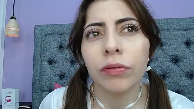 Snapshot of LilaSuni chatting on December 18, 2024, 8:57 pm LilaSuni online show from December 18, 2024, 8:57 pm