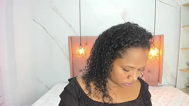 Belle Brunette online show from November 20, 2025, 8:52 pm