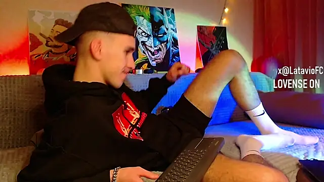 Snapshot of Midnighter_ chatting on January 28, 2025, 9:40 pm Midnighter  online show from January 28, 2025, 9:40 pm