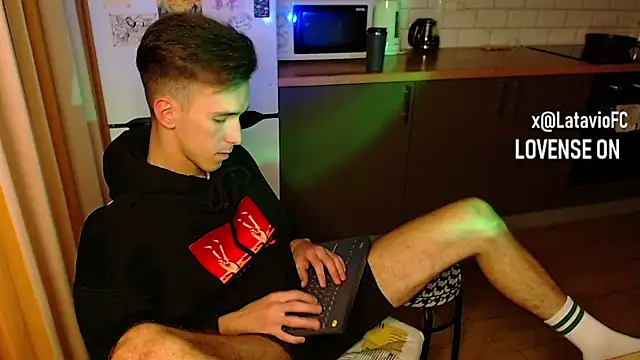 Snapshot of Midnighter_ chatting on September 20, 2025, 1:17 am Midnighter  online show from September 20, 2025, 1:17 am