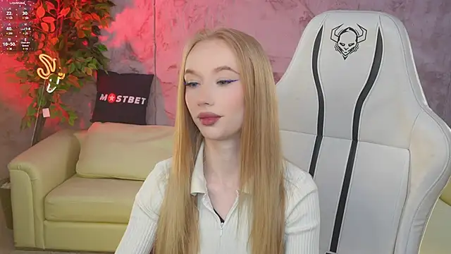 Snapshot of Amelia_Blaze chatting on December 9, 2024, 7:06 am Amelia Blaze online show from December 9, 2024, 7:06 am