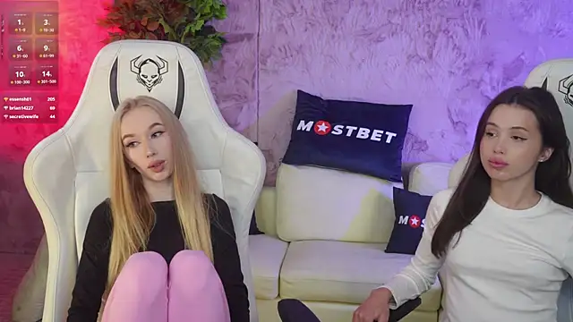 Snapshot of Amelia_Blaze chatting on December 16, 2024, 7:32 pm Amelia Blaze online show from December 16, 2024, 7:32 pm