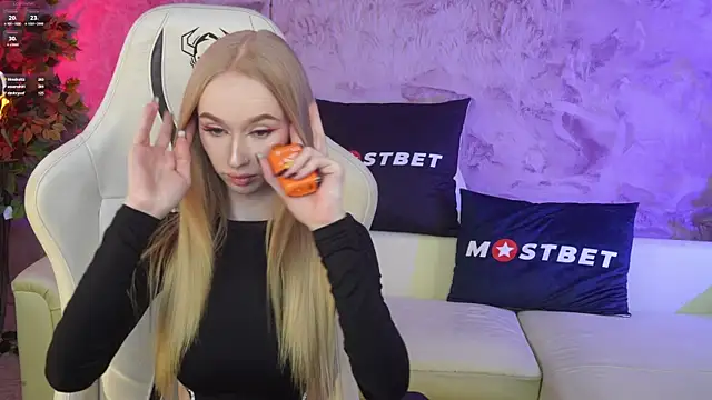 Snapshot of Amelia_Blaze chatting on December 16, 2024, 10:45 pm Amelia Blaze online show from December 16, 2024, 10:45 pm