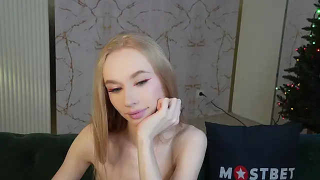 Snapshot of Amelia_Blaze chatting on December 17, 2024, 5:18 am Amelia Blaze online show from December 17, 2024, 5:18 am