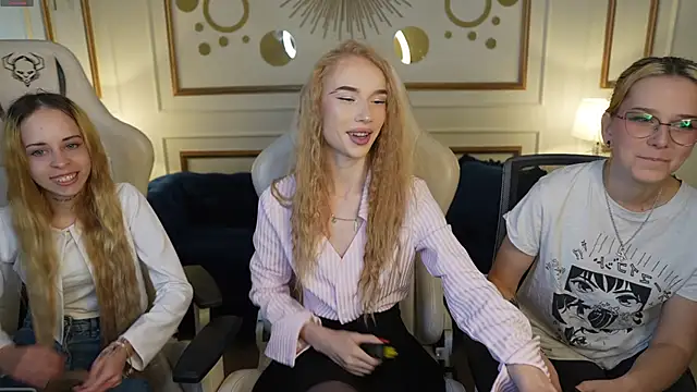 Snapshot of Amelia_Blaze chatting on October 1, 2025, 11:05 am Amelia Blaze online show from October 1, 2025, 11:05 am