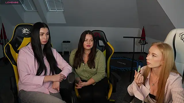 Snapshot of Amelia_Blaze chatting on October 30, 2025, 12:17 pm Amelia Blaze online show from October 30, 2025, 12:17 pm