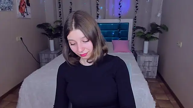 Snapshot of RinaMoore chatting on February 20, 2025, 2:35 pm RinaMoore online show from February 20, 2025, 2:35 pm