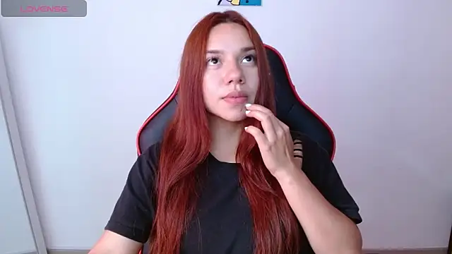 Snapshot of samantha_tattu chatting on March 18, 2025, 8:04 pm samantha tattu online show from March 18, 2025, 8:04 pm