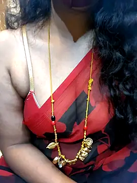 Snapshot of tuttifrutti17 chatting on February 10, 2026, 4:55 pm tuttifrutti17 online show from February 10, 2026, 4:55 pm