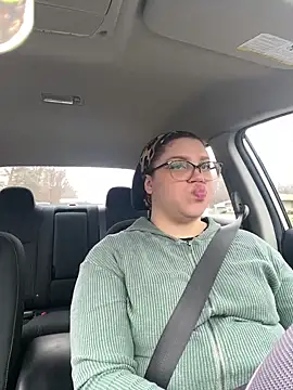 Snapshot of QueenNuttCollector chatting on March 16, 2025, 4:34 pm QueenNuttCollector online show from March 16, 2025, 4:34 pm