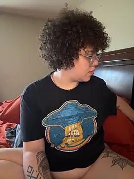 Snapshot of QueenNuttCollector chatting on September 11, 2025, 3:56 pm QueenNuttCollector online show from September 11, 2025, 3:56 pm