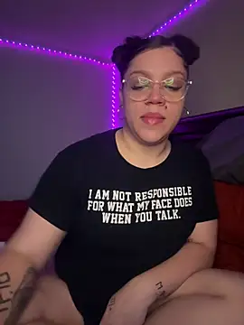 QueenNuttCollector online show from January 11, 2026, 12:43 pm