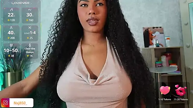 HOTBLACKANDWHITE2 online show from March 28, 2026, 4:12 am