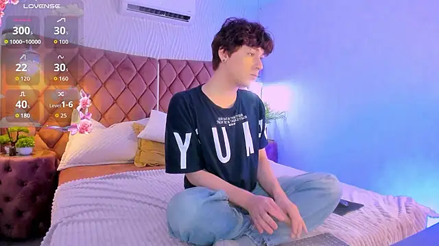 Snapshot of _YummyTony_ chatting on February 3, 2026, 10:09 am YummyTony online show from February 3, 2026, 10:09 am