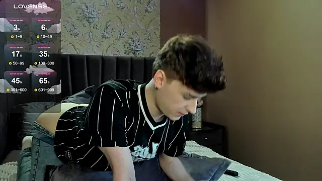 Snapshot of _YummyTony_ chatting on February 26, 2026, 1:43 pm YummyTony online show from February 26, 2026, 1:43 pm