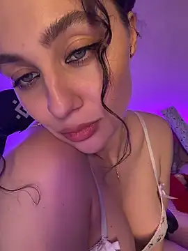 Snapshot of Your_insomniya chatting on April 4, 2026, 9:01 pm Your insomniya online show from April 4, 2026, 9:01 pm